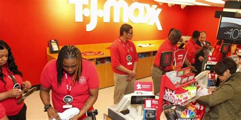 The estimated total pay for a Associate at TJ Maxx is $17 per hour. This number represents the median, which is the midpoint of the ranges from our proprietary Total Pay Estimate model and based on salaries collected from our users. The estimated base pay is $17 per hour. The "Most Likely Range" …